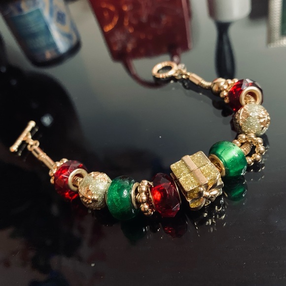 Golden charm bracelet❤️💚💛 - Picture 4 of 6